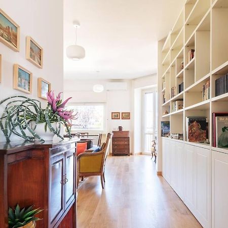 Elegante Bilocale San Calocero Apartment Milan Luaran gambar