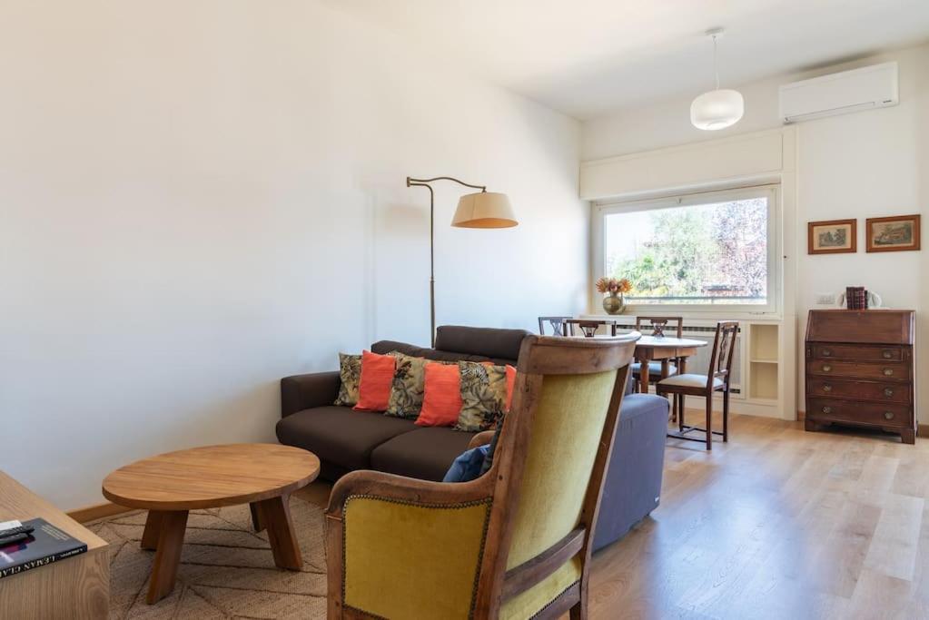 Elegante Bilocale San Calocero Apartment Milan Luaran gambar
